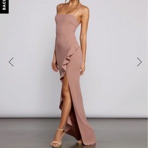 Brand new, never worn dress from Windsor.